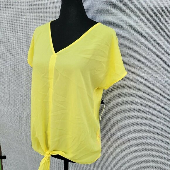 Women's INC Blouse. Size Small.  ***FLAWED *** - Picture 4 of 12